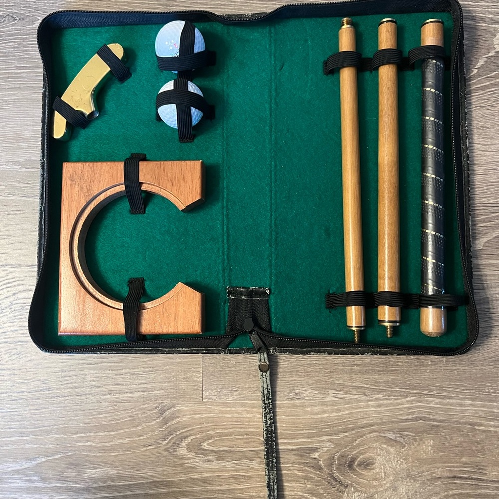 Vintage Executive Golf Putter Set